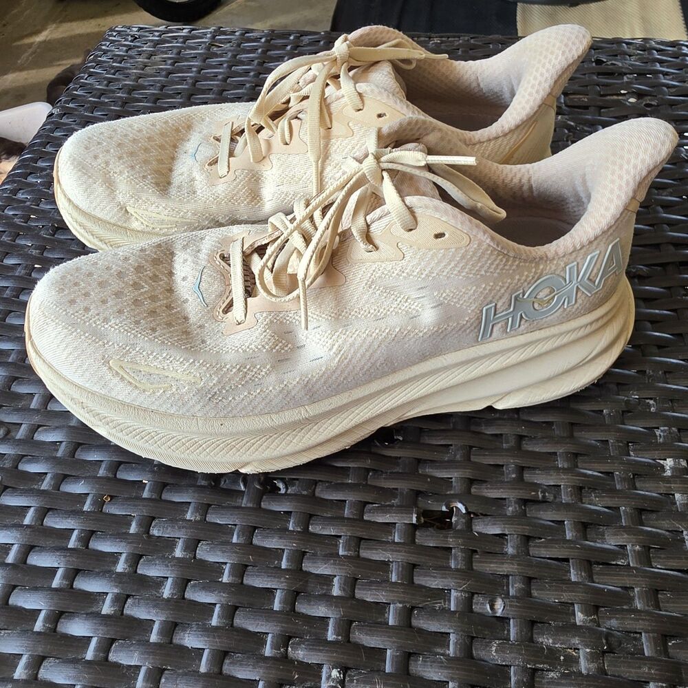 Hoka One One Clifton 9 Beige Running Shoes Womens Size 9.5